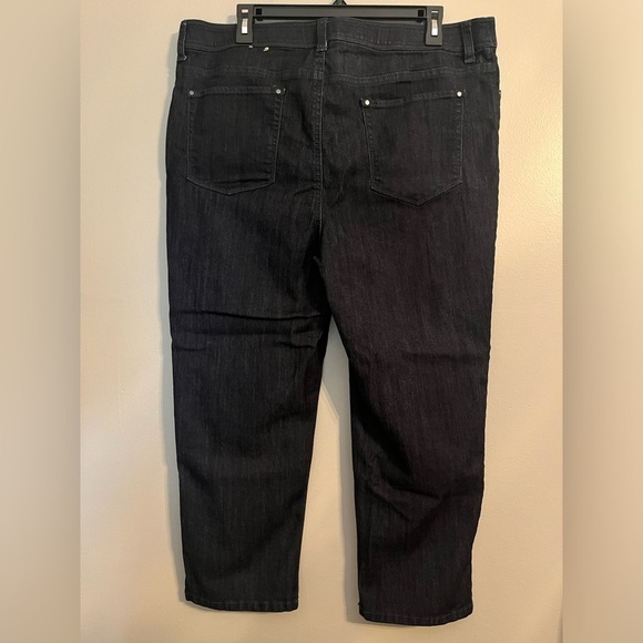 Chico's Fabulously Slimming Dark Wash Crop Blue Jeans Chico's Size 3/US Size 16 - Picture 2 of 15